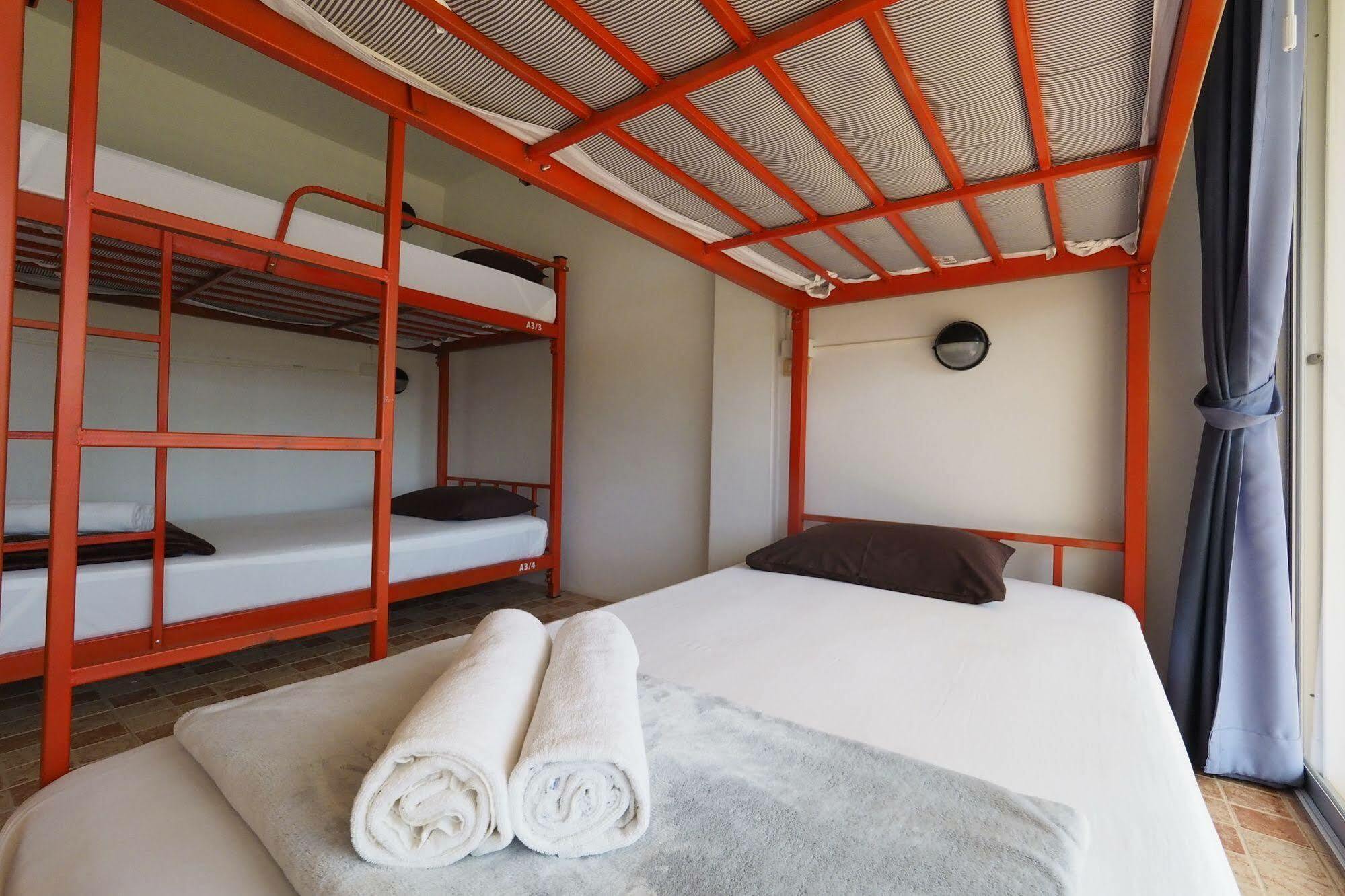 Fan Dee Hostel Koh Lanta Exterior photo