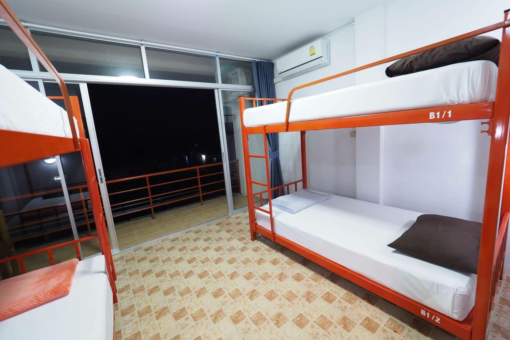 Fan Dee Hostel Koh Lanta Exterior photo