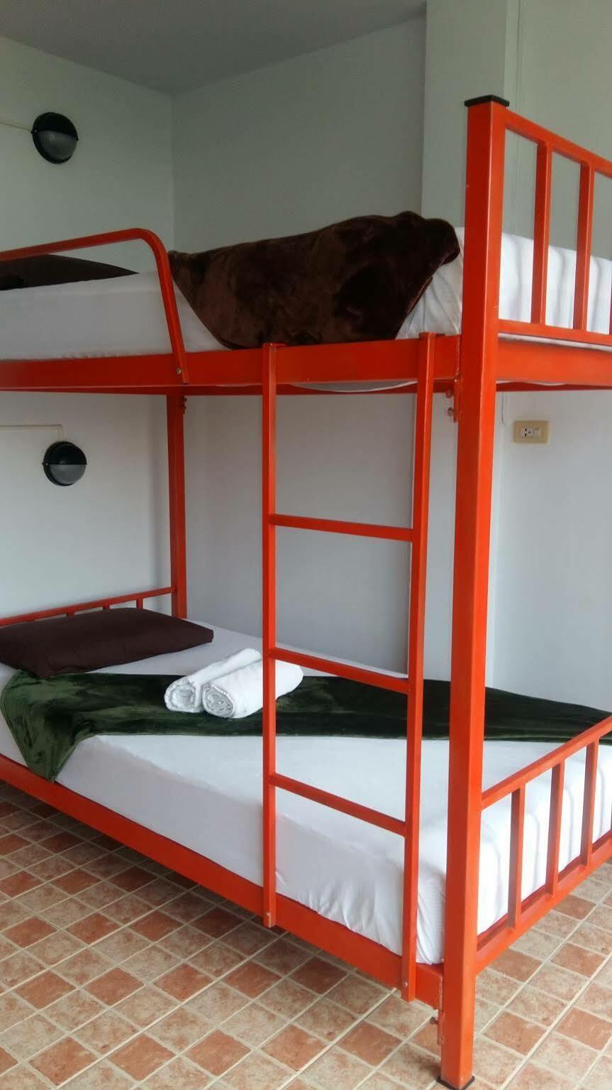 Fan Dee Hostel Koh Lanta Exterior photo